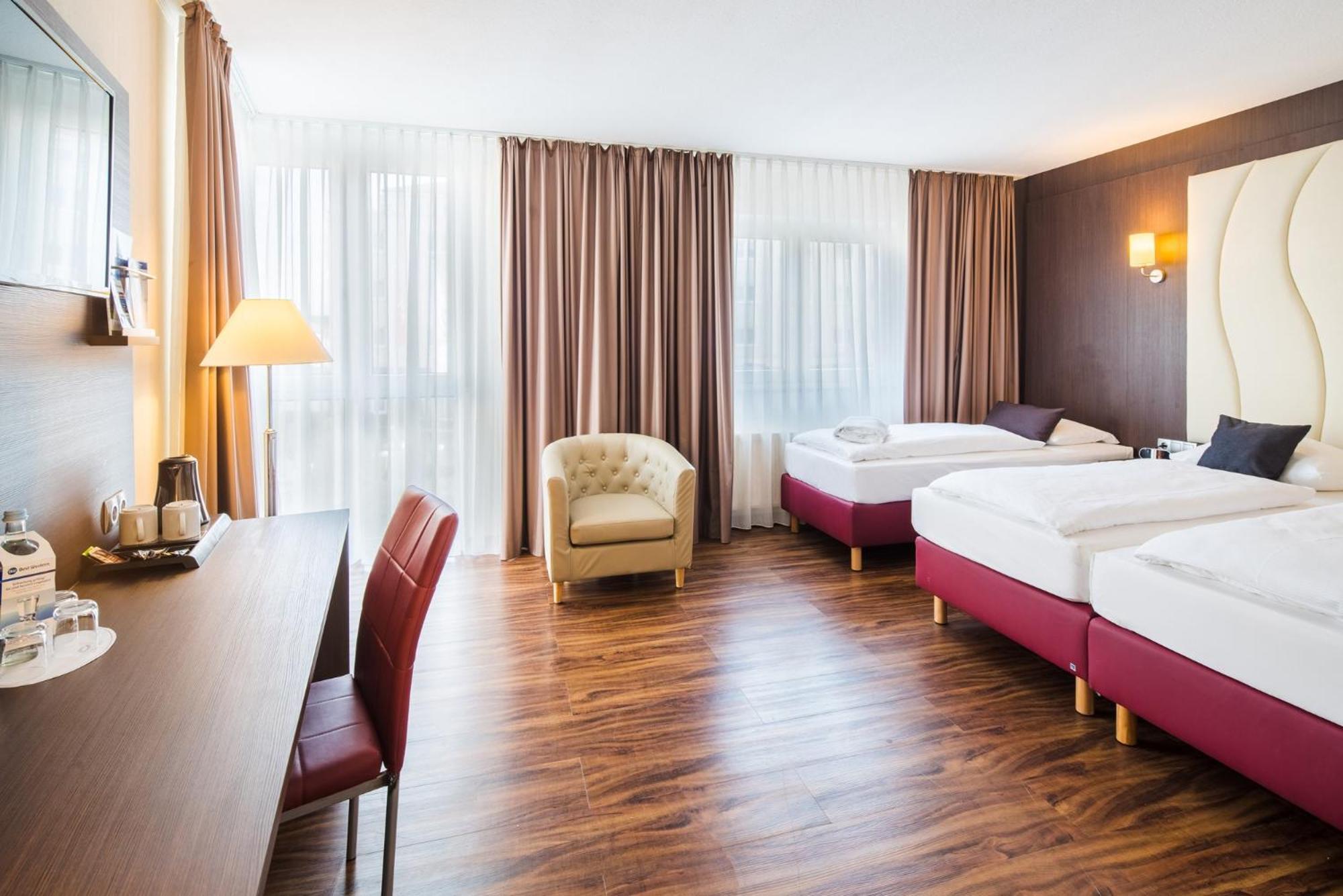 Airways Hotels Frankfurt Airport West Раунгайм Екстер'єр фото